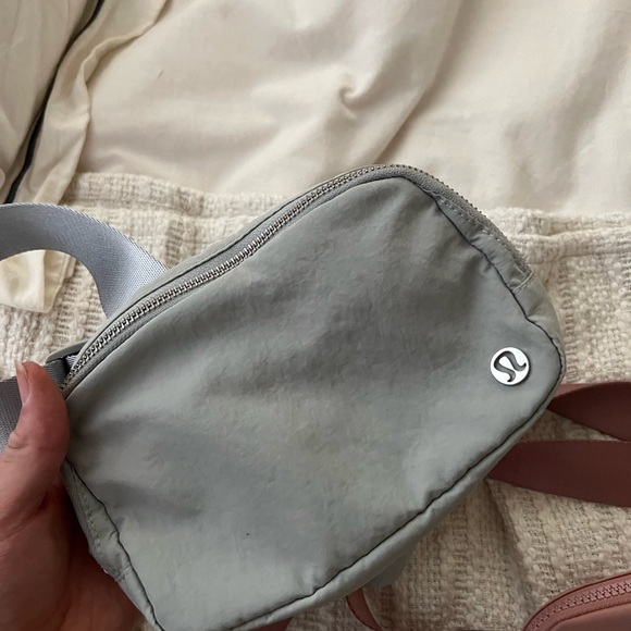 lululemon athletica Handbags - Lululemon Seal Grey Everywhere belt bag